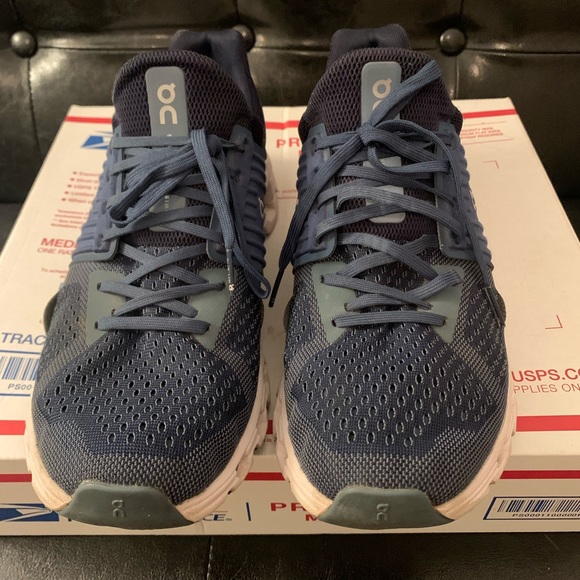 On Cloud Running - Picture 2 of 7